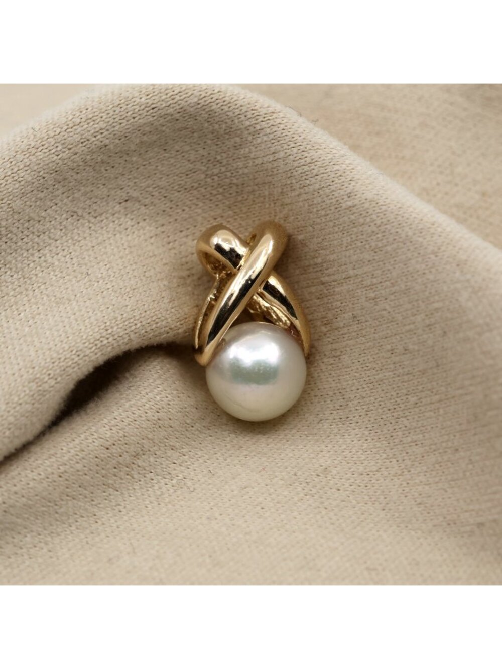 Unique 14K Solid Yellow Gold Designer Crossover Loop Design Pearl Charm Pendant